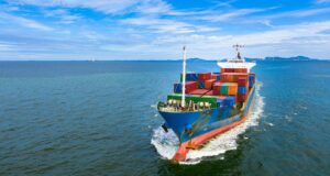 Baisse des coûts du transport maritime fin 2025 : soulagement pour le Maroc