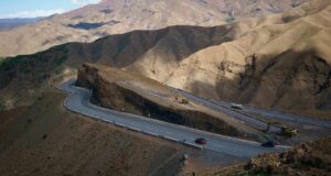 Le projet de tunnel de l’Ourika entre Marrakech et Ouarzazate rencontre des difficultés : Nizar Baraka apporte des explications