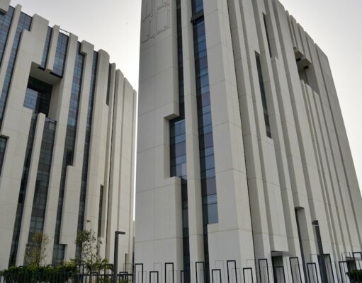 Optimisation SEO : La nécessité pour la Cour des comptes de mettre fin à l’utilisation abusive de « l’effet d’annonce »