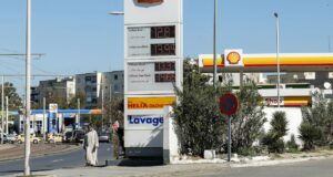 Pourquoi le gouvernement hésite à baisser les taxes sur les carburants malgré la hausse des prix à la pompe