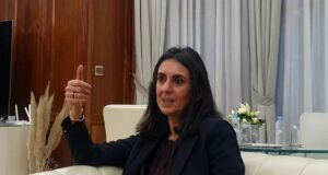 Le Maroc peut atténuer les chocs des marchés pétroliers selon Nadia Fettah