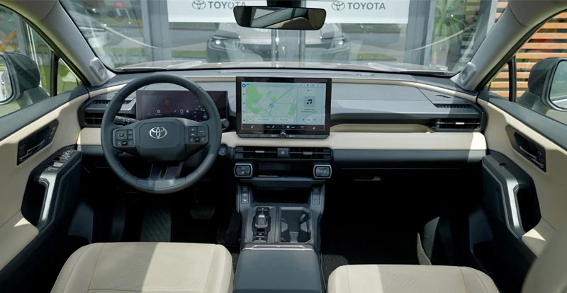 Le RAV4 a revu sa présentation qui est désormais plus moderne et plus technologique