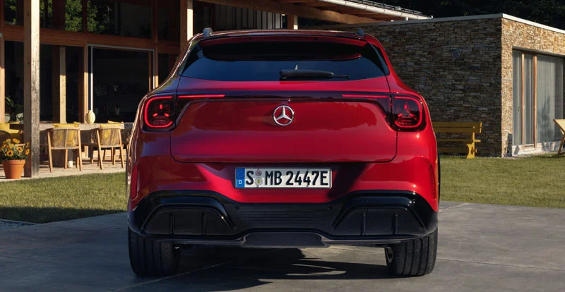 Le GLA adopte une silhouette plus basse et un look plus sportif