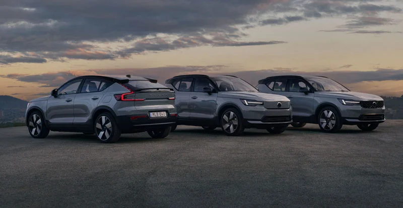 La version électrique EX40 et sa déclinaison coupé EC40 bénéficient également de ce restylage