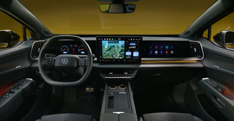 L'habitacle de l'ID. Tiguan aligne trois écrans, dont un dédié au passager